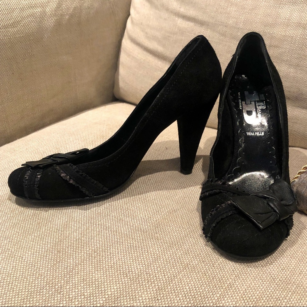Suede made in Italy pumps